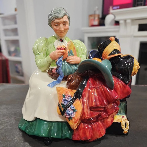 Royal Doulton The Wardrobe Mistress - Picture 2 of 8